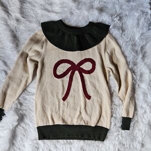 Elegant Cream and Green Sweater with Bow Accent 6/7